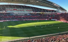 如何在三人局和六人局中切换不同的对局策略？（三人局与六人局如何灵活切换对局策略？）